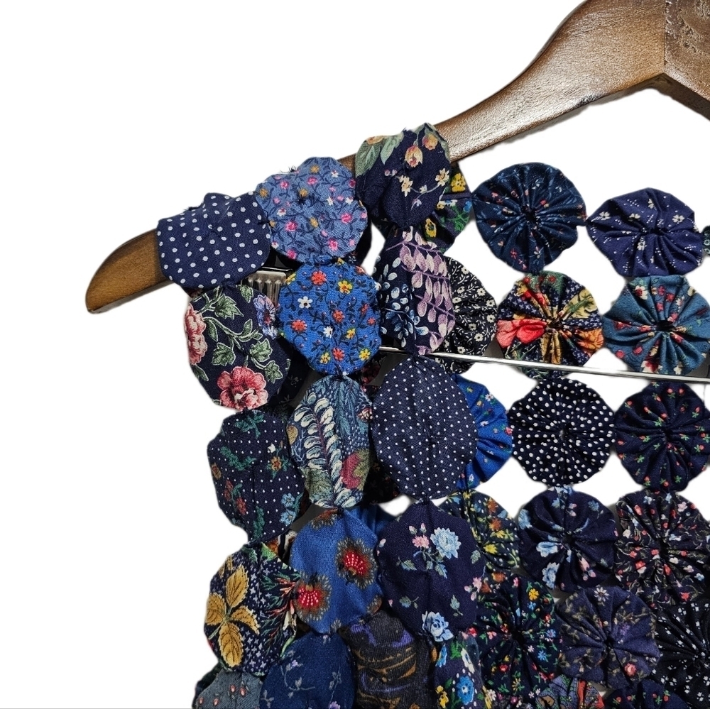 Vintage Quilted Barn blue open vest floral paisley yo-yo style top - Picture 3 of 16